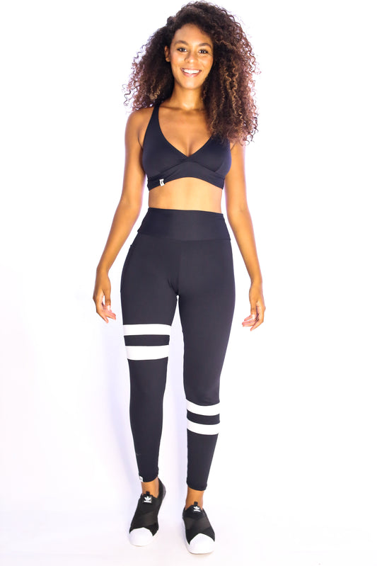 Blue Paisle Set Leggings with pockets and Sports bra cross in the